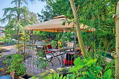 Gemütliche Sitzecke im Garten